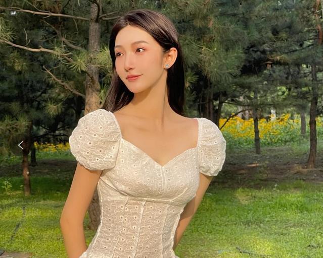 吴亦凡事件女主都美竹中秋晒美照