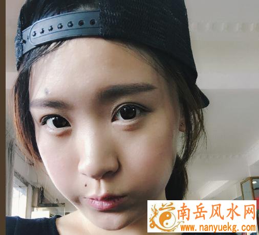 杨俪萍面相分析