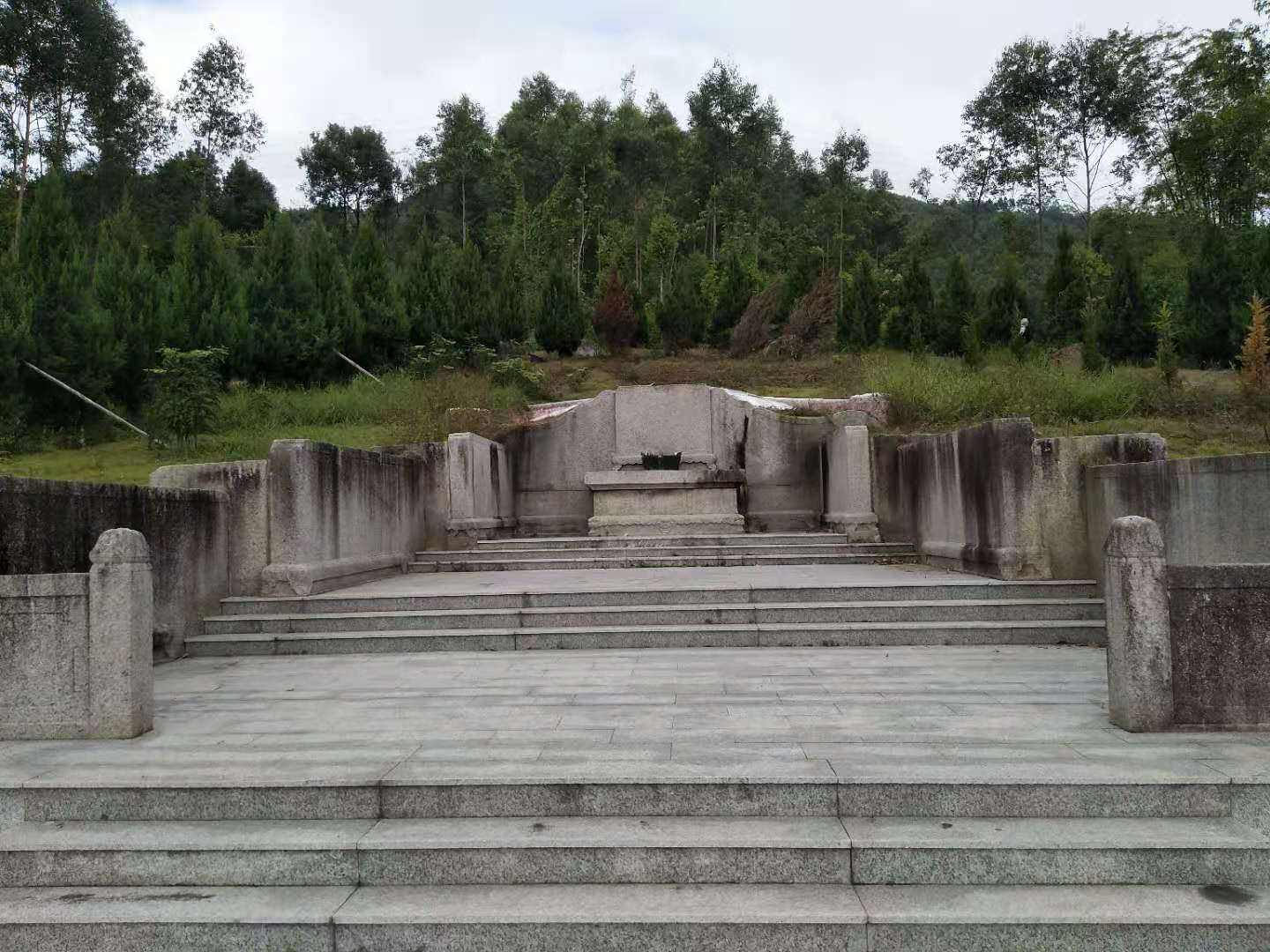 新坟下葬后有福气的预兆
