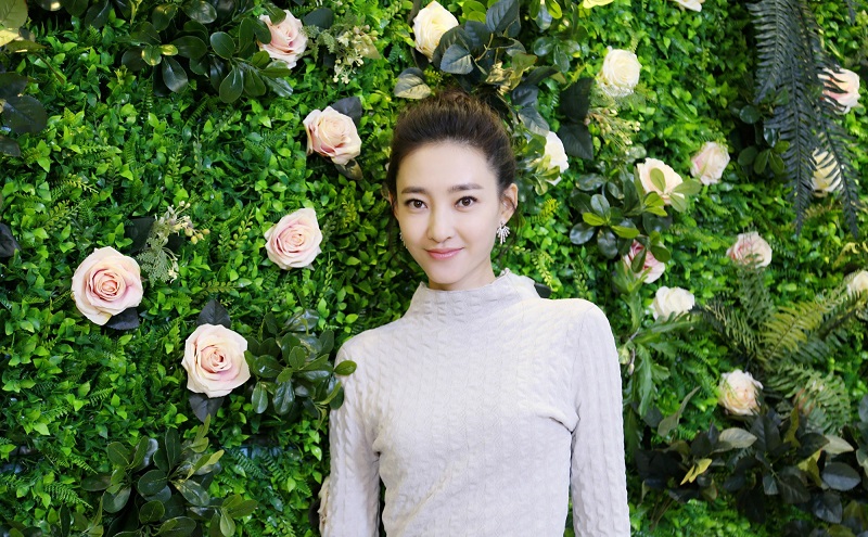 王丽坤被封素颜女神