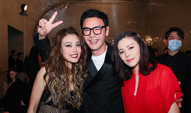 钟镇涛女儿钟懿生母是谁