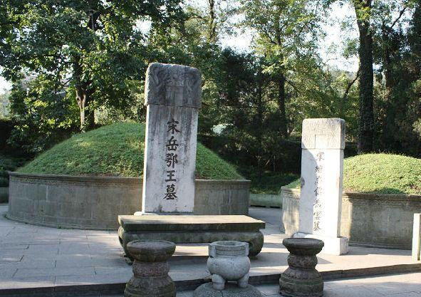 看坟地风水怎么看图解,看坟地风水口诀解释