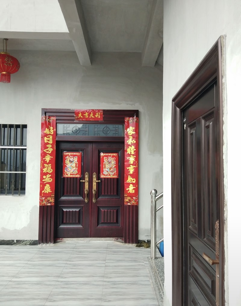 大门对着邻居家的墙角化解