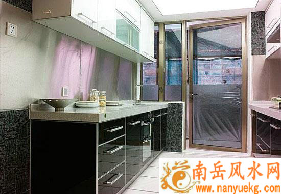 开门厨房风水布局破解方法