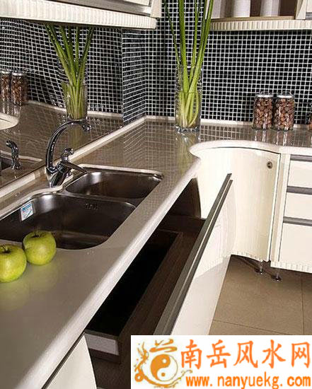 2013<a data-cke-saved-href='http://fengshui.szhk./' href='http://fengshui.szhk./' target='_blank'><a data-cke-saved-href='http://fengshui.szhk./' href='http://fengshui.szhk./' target='_blank'></a></a>的厨房风水知识