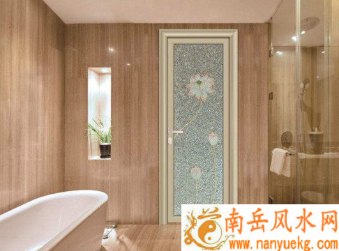 卫生间门风水