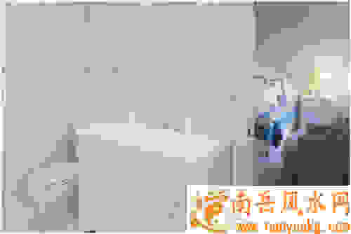 卫生间门风水