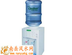 客厅的饮水机应怎样摆放