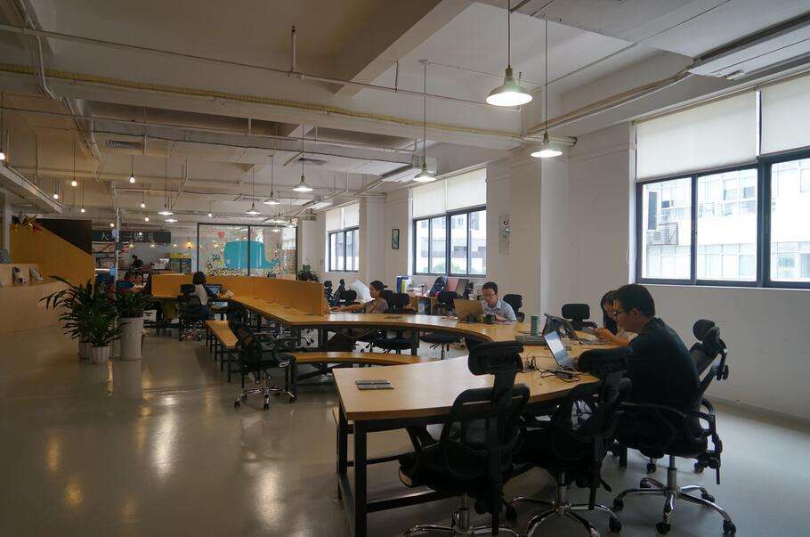 �װ׵����غ��װ׵����غ�������