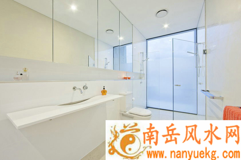 ����Ů�����������˳Ӧ���й��ɰ�ȫ��(����Ů������Ӱ�����˷�չ�����)