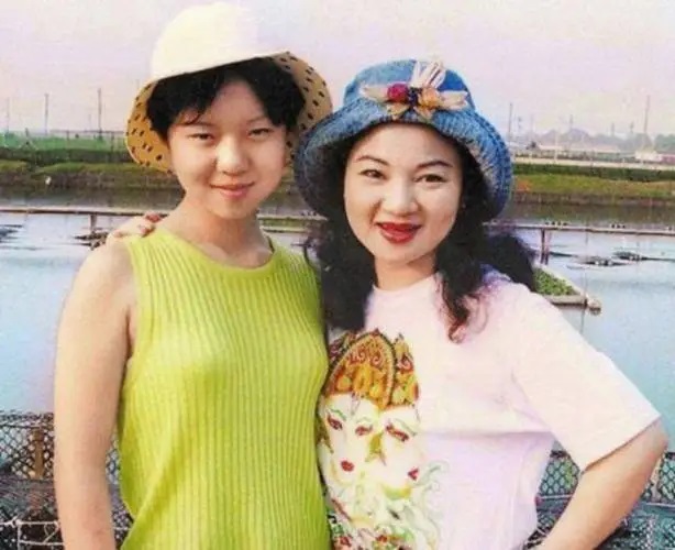 阳历一年天数及农历差异揭秘 天数对比与历法特点分析 阳历一年天数及农历差异揭秘 天数对比与历法特点分析