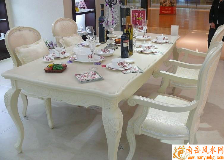 2025年4月出生的鸡宝宝起名大全 2025年4月出生的鸡宝宝起名大全