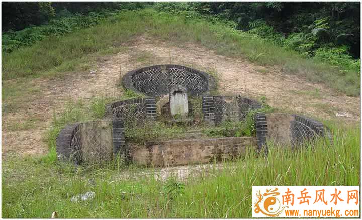 ��ţ��ϲ��ˮƿŮ