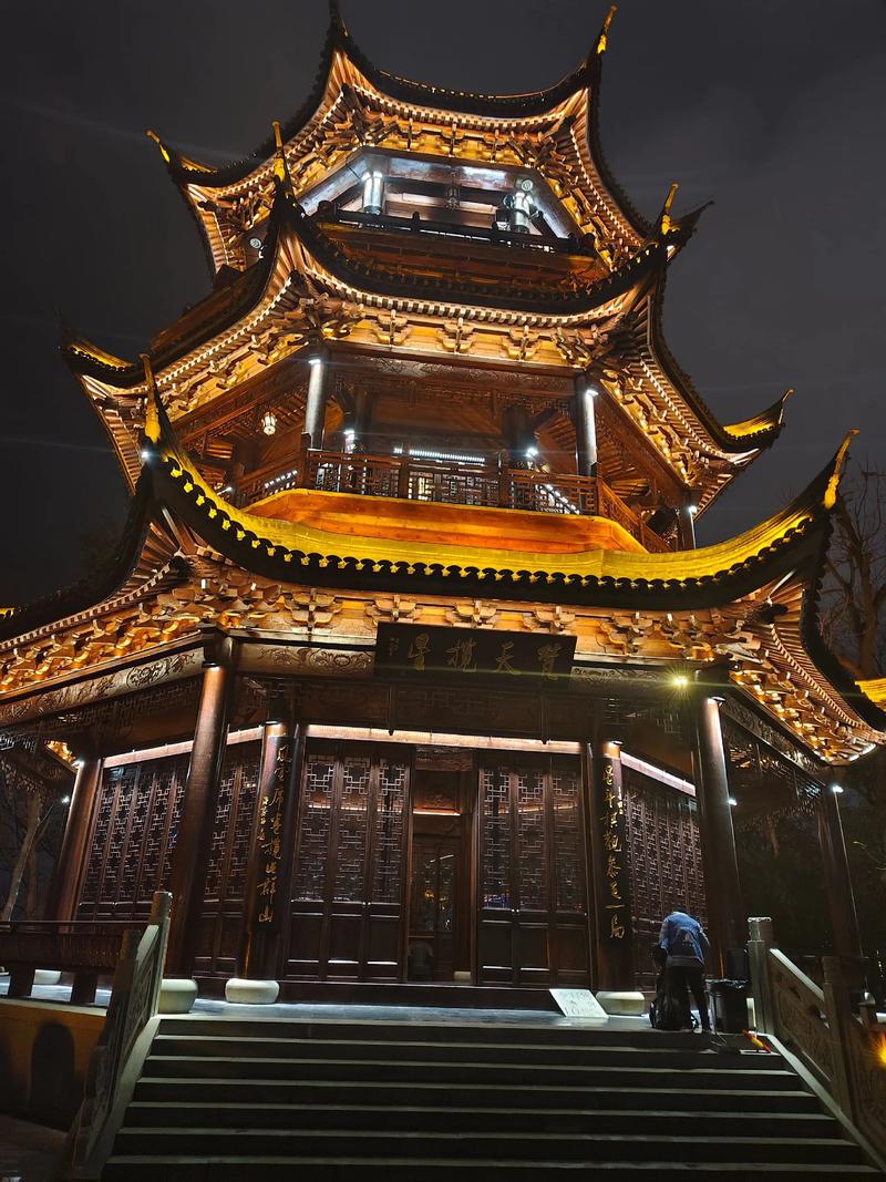 湘潭本命年服饰影响生肖狗的环境适应性(湘潭本命年服饰能帮助生肖狗提升环境适应性) 湘潭本命年服饰影响生肖狗的环境适应性(湘潭本命年服饰能帮助生肖狗提升环境适应性)